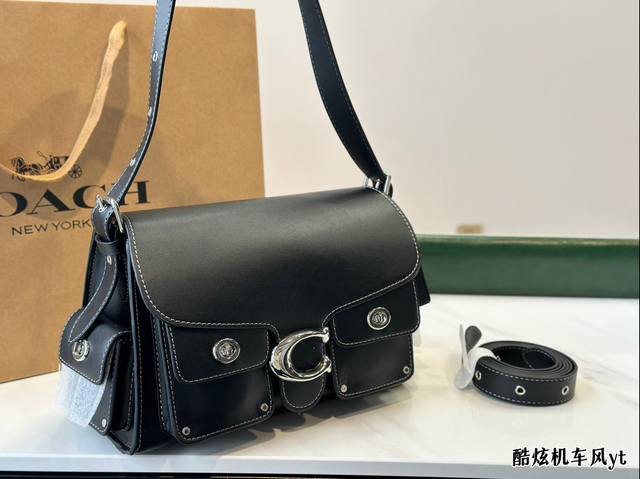 飞机盒 Coach 酷女孩的废土风穿搭包包 Coach新款 Cargo Soft Tabby 复古机车风 大容量可腋下背可斜挎 尺寸26*16