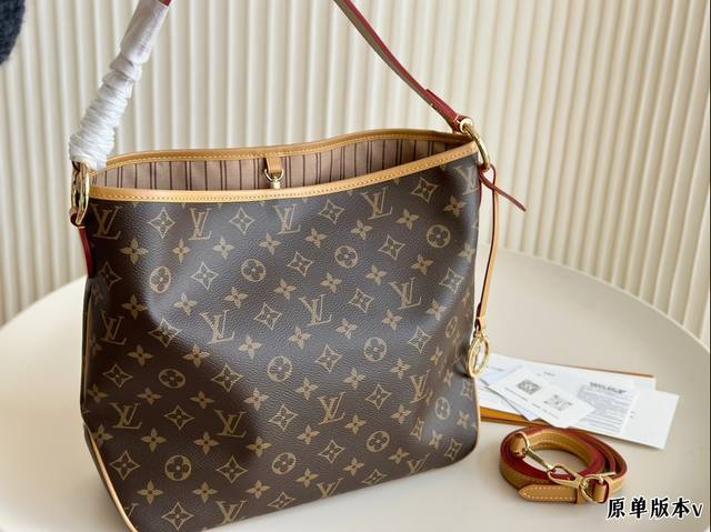 全套包装 Lv中古款老花购物袋 Delightful,和neverfull一样好用超大容量，撞包机率超低，独特别致，留住vintage时光里的珍品，随意，慵懒风