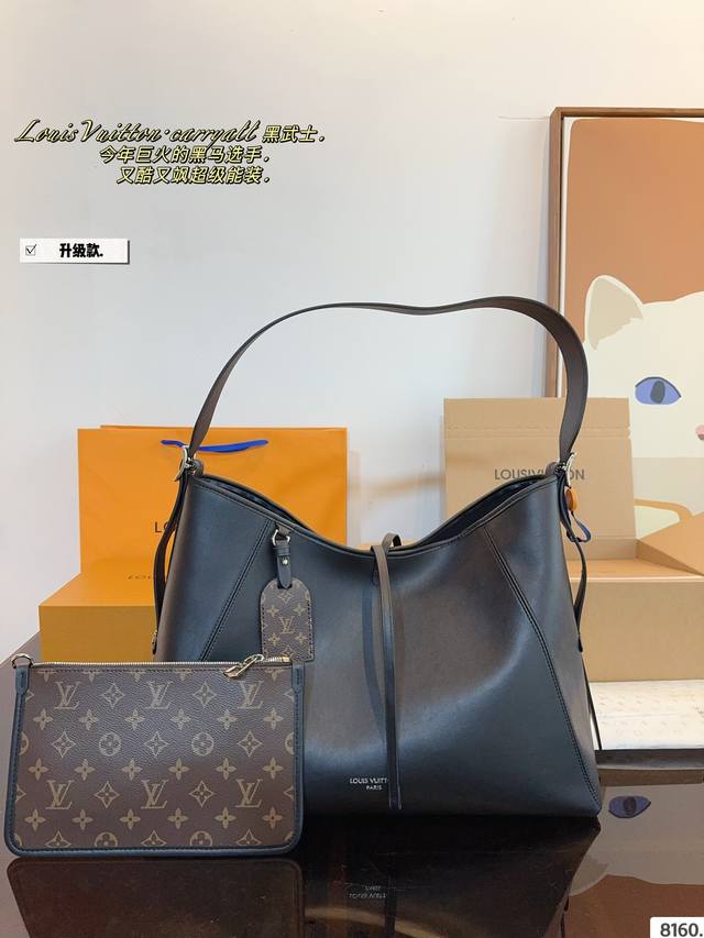 配礼盒. Lv Carryall黑武士 心中可以封神的黑色机车包 好喜欢介个松垮有度的托特版型 率性大气！背上就是走路带风的酷妹 扎染擦色肩帯斜桍也很有范 容量