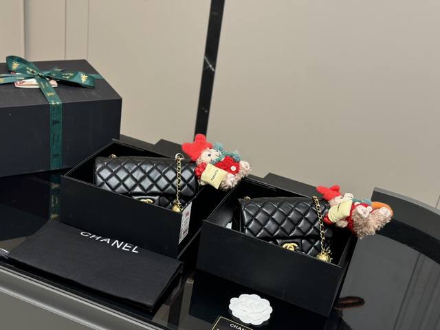 圣诞礼盒 Size：17*13Cm 20*12Cm 香奈儿 圣诞金球方胖子 柔软舒适又百搭 手感软软糯糯