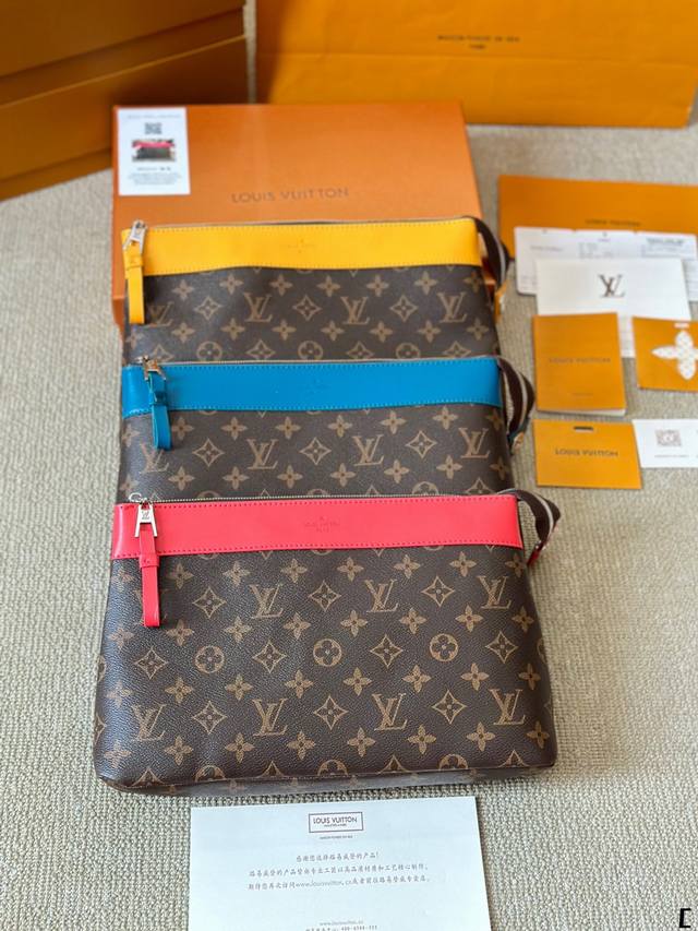 Lv 老花男士pochetteapollo手袋手拿包 Louisvuitton 路易威登棋盘格手袋 Pochette Voyage洗漱包 手拿包 原厂面料材质
