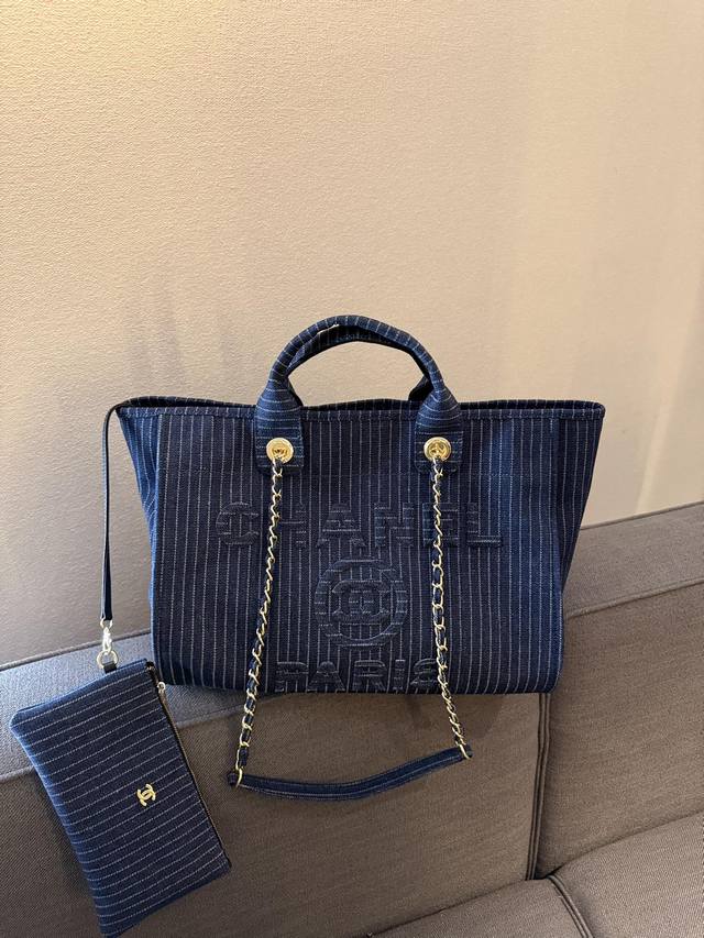 Chanel新品沙滩包 牛皮质地 时装 休闲 不挑衣服 尺寸33Cm