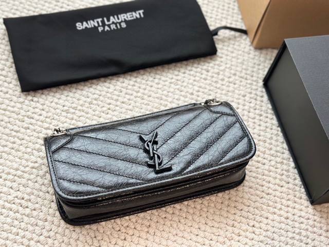 配高级包装 Size：27*13Xn 千呼万唤的 法棍niki终于到货 高订版 Niki Ysl Niki 皮料软糯质感 进口牛皮！ 超有夏天的感觉～