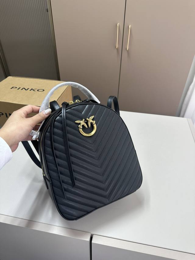 Pinko燕子双肩包 冬季小款 小小一只很可爱 尺寸23.11.25