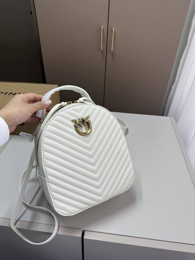 Pinko燕子双肩包 冬季小款 小小一只很可爱 尺寸23.11.25