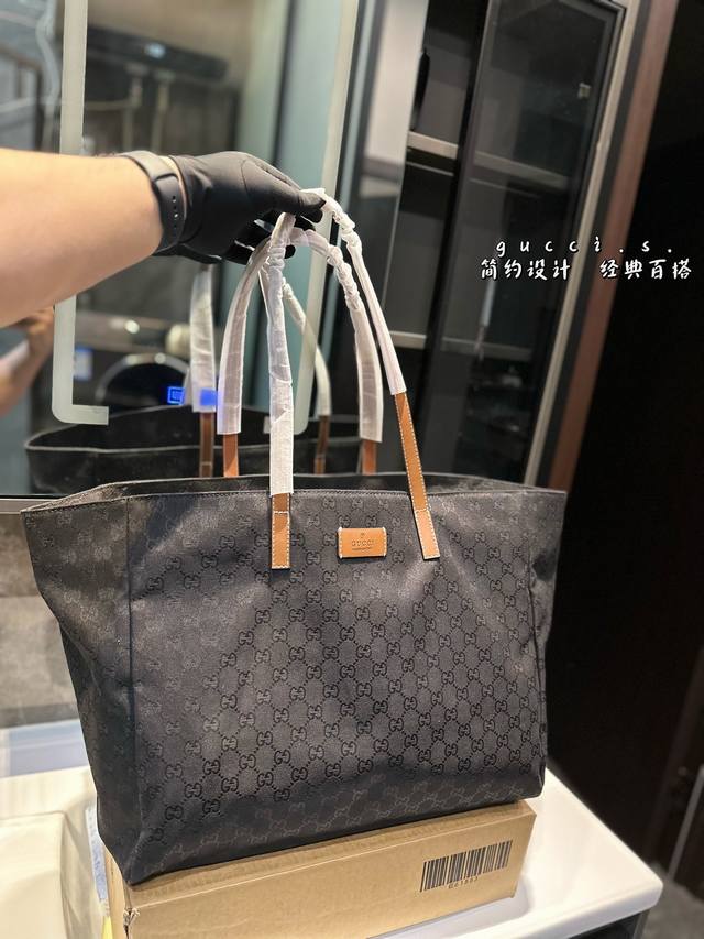 酷奇托特包！ 不容易撞包 大方实用 凹造型必备！ 尺寸：45 34