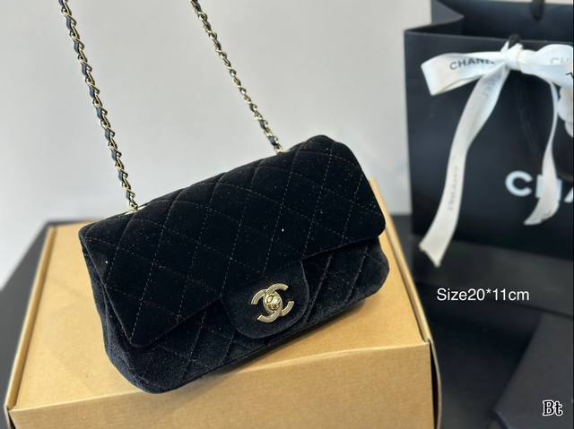 折叠盒 Chanel经典cf 经典不过时 丝绒款质地 时装 休闲 不挑衣服 尺寸20厘米 折叠盒 Chanel经典cf 经典不过时 丝绒款质地 时装 休闲 不挑衣服 尺寸20厘米