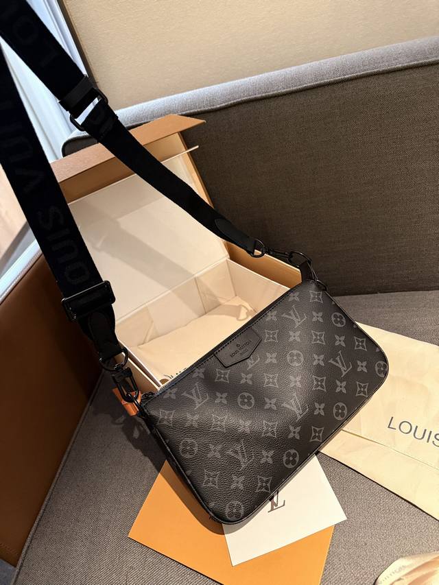 折叠礼盒包装 2024新款 Lv 路易威登 Wallet On Chain Ivy牛仔腋下包 麻将包 尺寸24Cm 折叠礼盒包装 2024新款 Lv 路易威登 Wallet On Chain Ivy牛仔腋下包 麻将包 尺寸24Cm