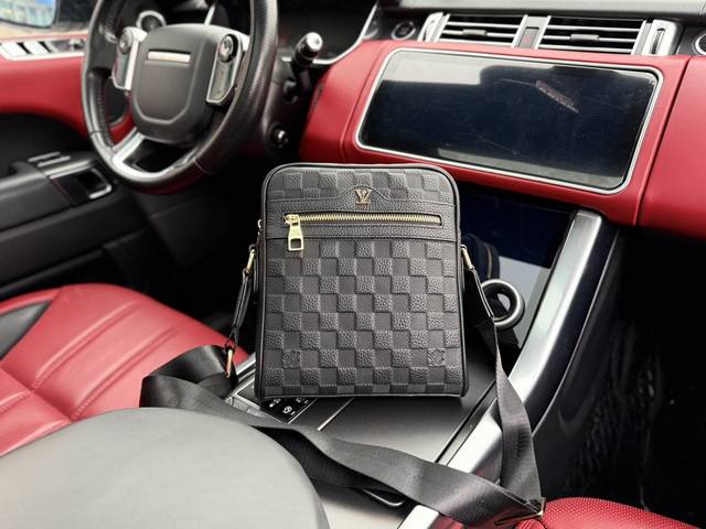 高端货 新款 “ Louis Vuitton ”Lv单肩包路易威登头层牛皮斜挎包 进口配牛皮面料retro 老花logo 皮革徽标。高清五金logo标志、内里隔