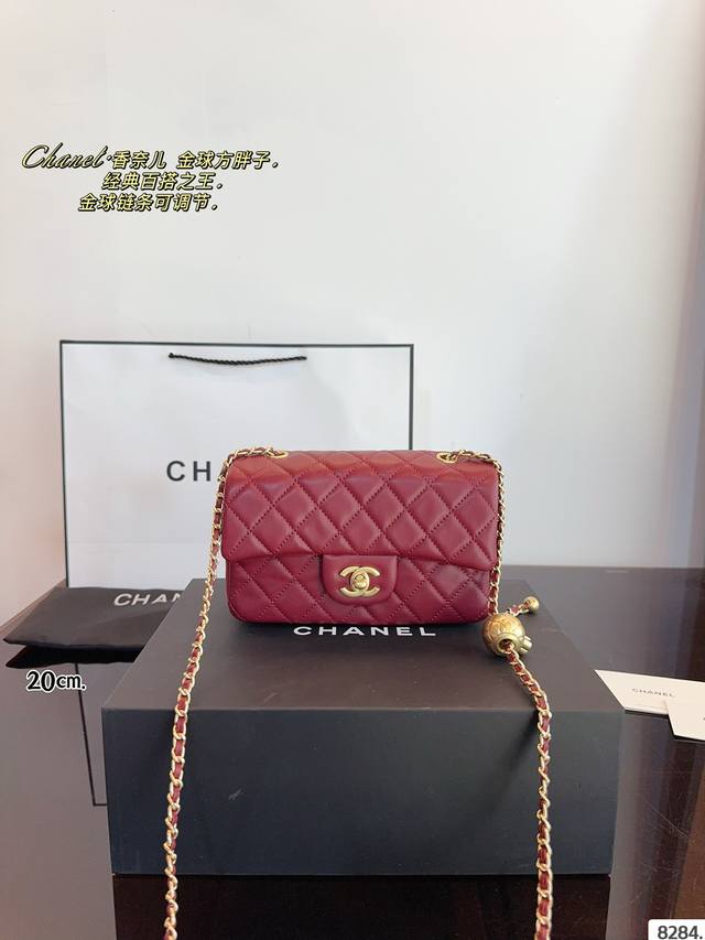 配礼盒. 香奈儿 Chanel 金球cf 包优质 手感超级好 原版五金 超级大牌 以华丽高贵的外形成为当下最炙手可热之作人手必备，明星热捧，精匠之作。尺寸：20