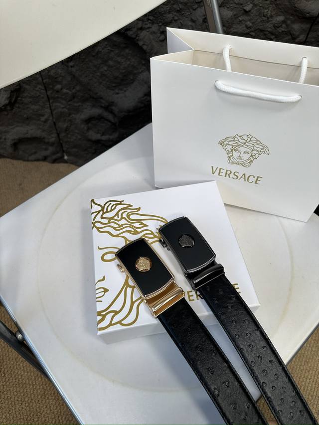 升级版 范思哲！ ！高版本！ 腰带 嘿哈 原单牛皮皮带～热门款 皮带里面最火的啦～质量很好 全套包装！五金绝对不褪色 皮带头和专柜一样的哦～ 配礼盒手提袋发票