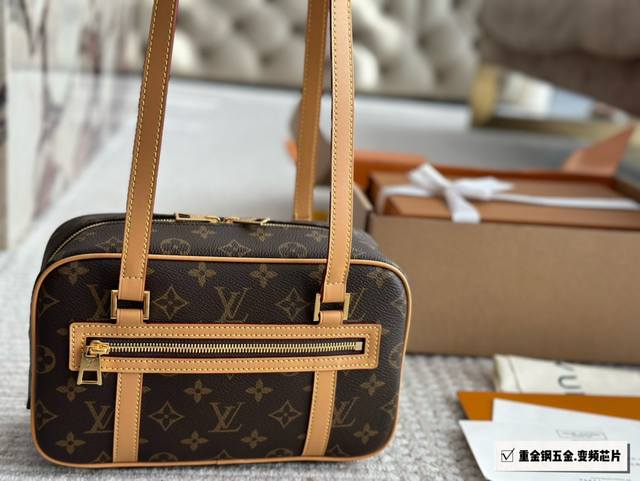 配盒 升级版 Size：25*16Cm L家 22Ss走秀款！ 复刻吐司包 开口笑 新鲜出炉！ 中古开口笑小号 配原版黄皮 全钢原版五金