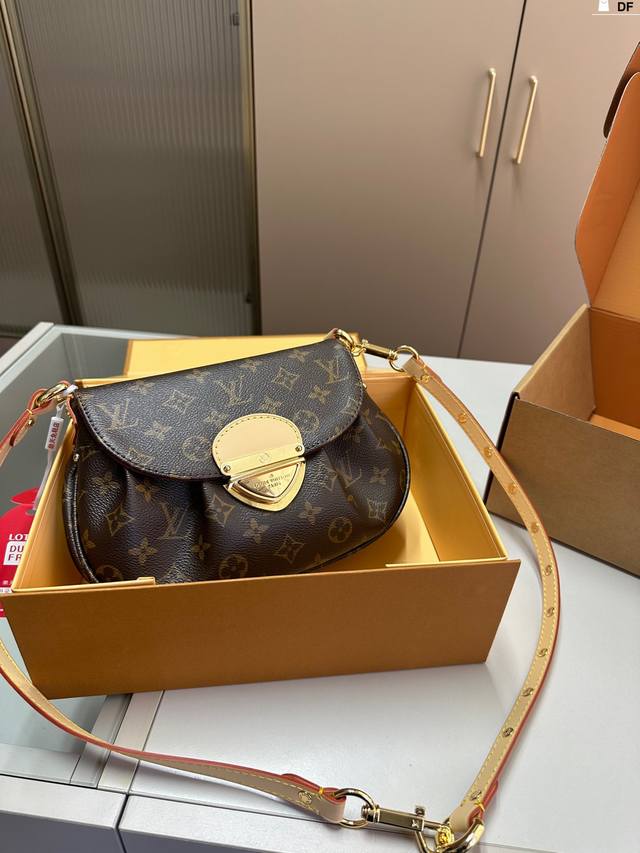 芯片版本 Lv Sunset Vibe元宝包 又甜又酷 一整个爱住 百搭时尚 颜值超高 是每个潮酷女孩必入单品 Df尺寸25.7.16折叠盒飞机盒