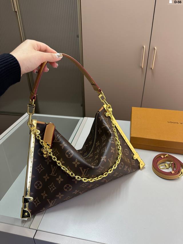 Lv新品 Lucky Trunk超好看的包包 原单牛皮 腋下手提都好看 原单五金logo 属于美女的松弛感 D-56尺寸38×24配盒