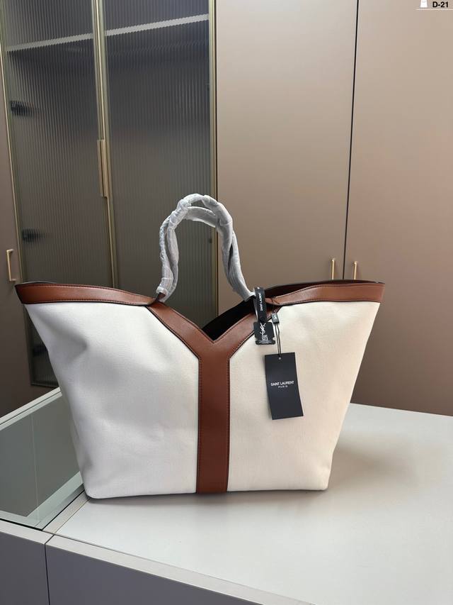 圣罗兰 Ysl Why 托特包 容量是真的大 内里好多个口袋，超能装，太实用了！ D-21尺寸36.22.33配盒