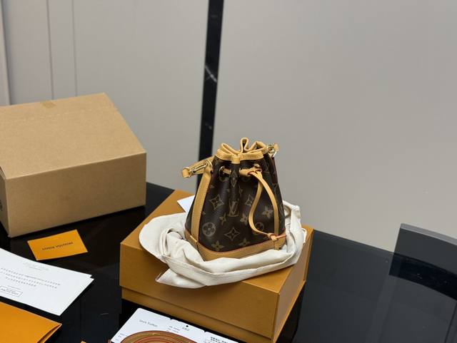 配折叠盒飞机盒 Size：13*16Cm Lv 新款nano 水桶包 补货刚刚到货！ 老花ydds！ 快入！快入！