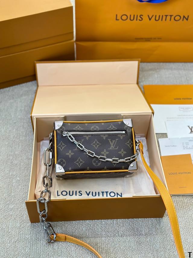 Lv 老花soft Trunk男女通用的方盒子，简直绝了 。“。Soft Trunk老花盒子包 男装艺术总监virgilabloh为这款softtrunk手袋赋