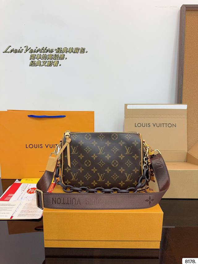 配礼盒 Lv 中古 斜挎包.应该不用过多介绍吧 就冲它的颜值和实用性，完全配得上它断货王和涨价小天才的称号~ 可单肩，可斜挎可手提，容量也很可观。 整个包身仅肩