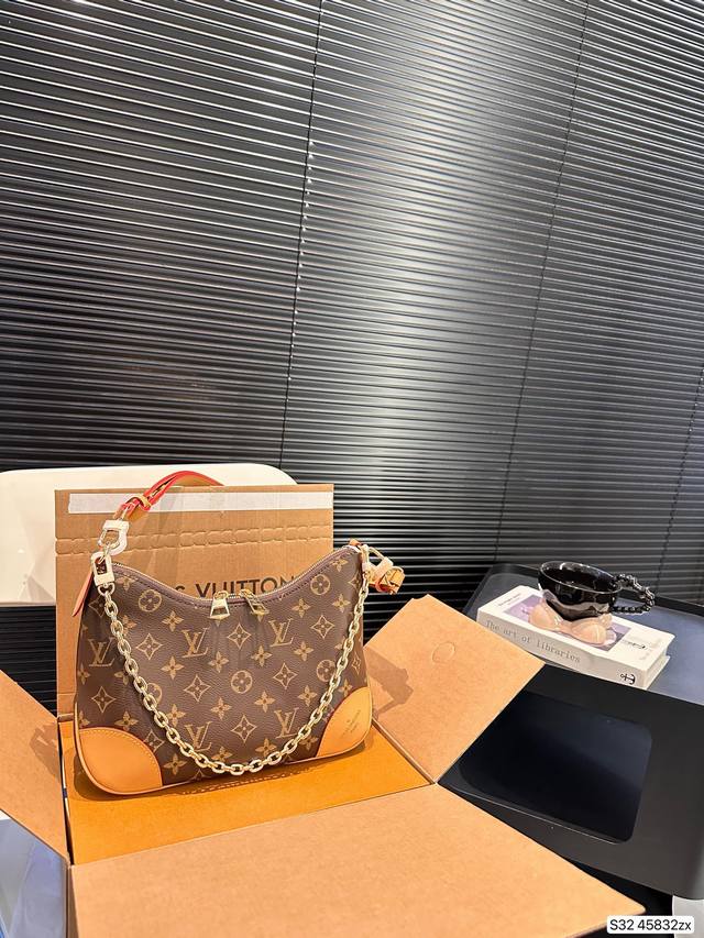 配飞机盒折叠盒子 Lv 牛角包中古款牛角包定制版经典单肩包配置肩带链条单肩斜挎都无敌好看百搭！超级时髦 给你想不到的惊艳尺寸：28 16货号45832Zx
