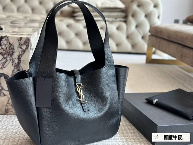 配盒 头层牛皮 Size：33 46Cm 今年真的有狠狠get到大包 Ysl Bea大托特， 级慵懒随性容量超大， 可以轻松装下13寸macbook~ 包内会有