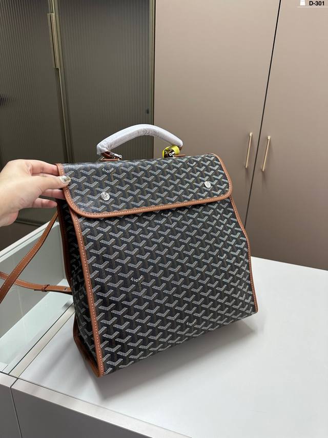 Goyar.戈雅背包出货 可手提 可双肩 男女通用哦！容量nice D-301尺寸33.16.34