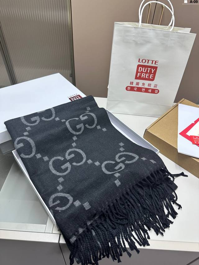 酷奇gucci 围巾 高级舒适时髦气质 相信我的就收吧 大气优雅 简单，颜色我给满分！！！A-09全套包装