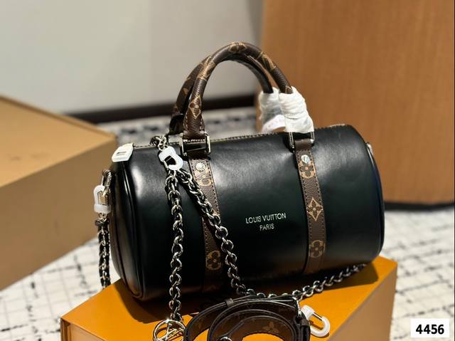 折叠礼盒 Lvkeepall枕头包 2024新款 手提 斜挎 尺寸25Cm 男女通用哦 折叠礼盒 Lvkeepall枕头包 2024新款 手提 斜挎 尺寸25Cm 男女通用哦