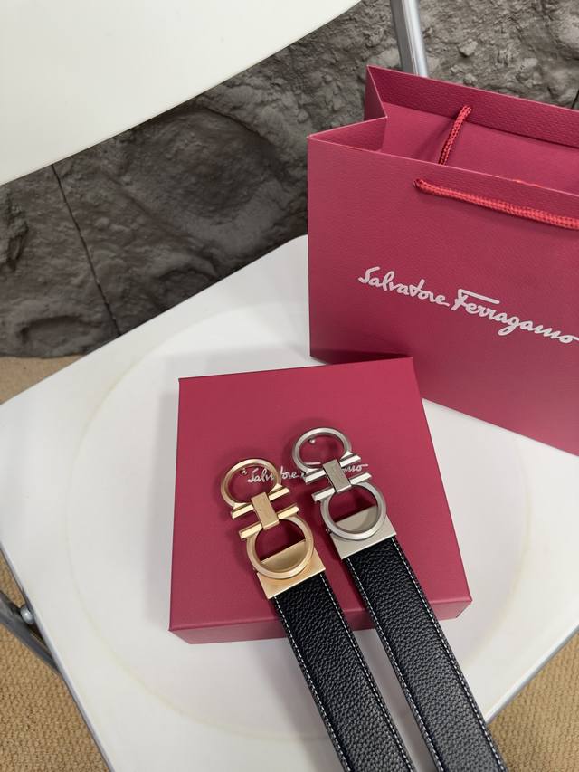 升级版 菲拉格慕！ ！高版本！ 腰带 嘿哈 原单牛皮皮带～热门款 皮带里面最火的啦～质量很好 全套包装！五金绝对不褪色 皮带头和专柜一样的哦～ 配礼盒手提袋发票