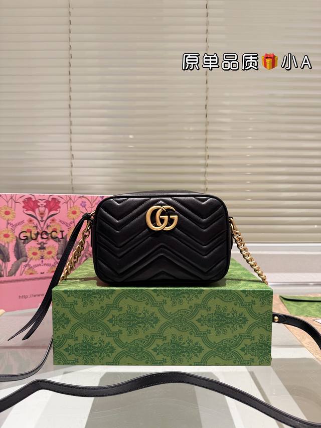 原单折叠礼盒飞机盒 Size:19Cm Gucci相机 Marmont 19 经典款啦 质量很好 性价比高 牛皮品质 原单折叠礼盒飞机盒 Size:19Cm Gucci相机 Marmont 19 经典款啦 质量很好 性价比高 牛皮品质