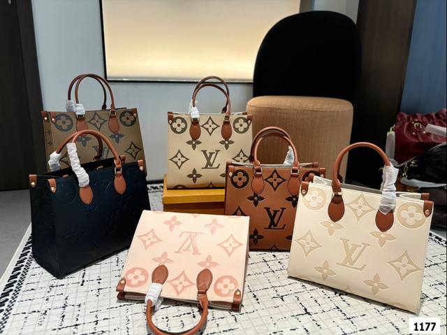 高品质lv 24 By The Pool 全新配色onthego妈咪袋 新款出炉 性价比之王这是一款超赞的包型,灵感来自于恶搞lv的街头品牌,曾经的曾经,Lou 高品质lv 24 By The Pool 全新配色onthego妈咪袋 新款出炉 性价比之王这是一款超赞的包型,灵感来自于恶搞lv的街头品牌,曾经的曾经,Lou