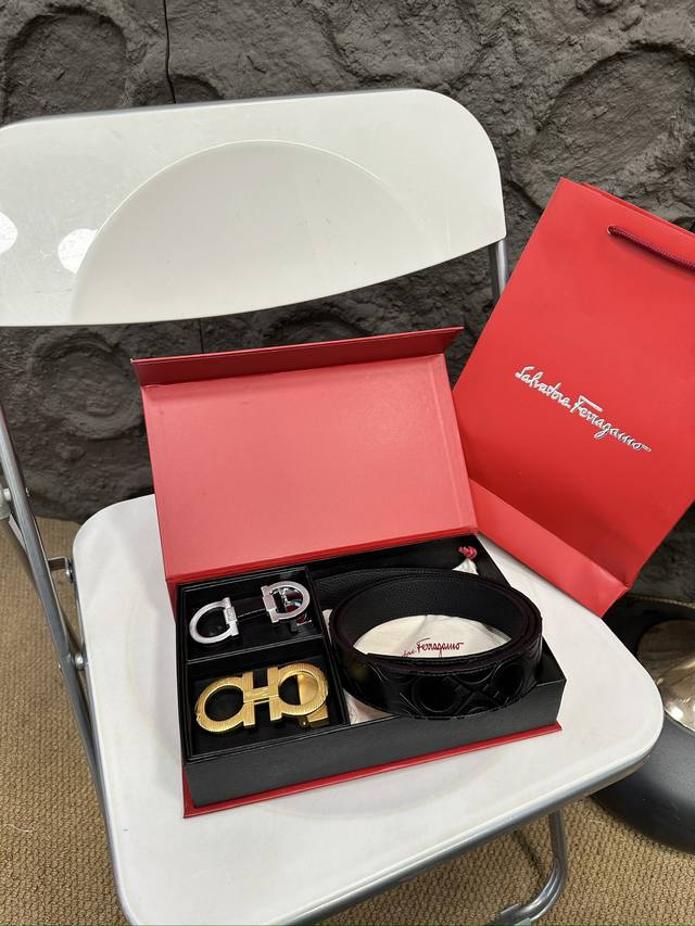 升级版 菲拉格慕！！ 高版本！双头 全钢头 腰带 嘿哈 原单牛皮全钢头皮带～热门款 皮带里面最火的啦～质量很好 全套包装！五金绝对不褪色 皮带头和专柜一样的哦～