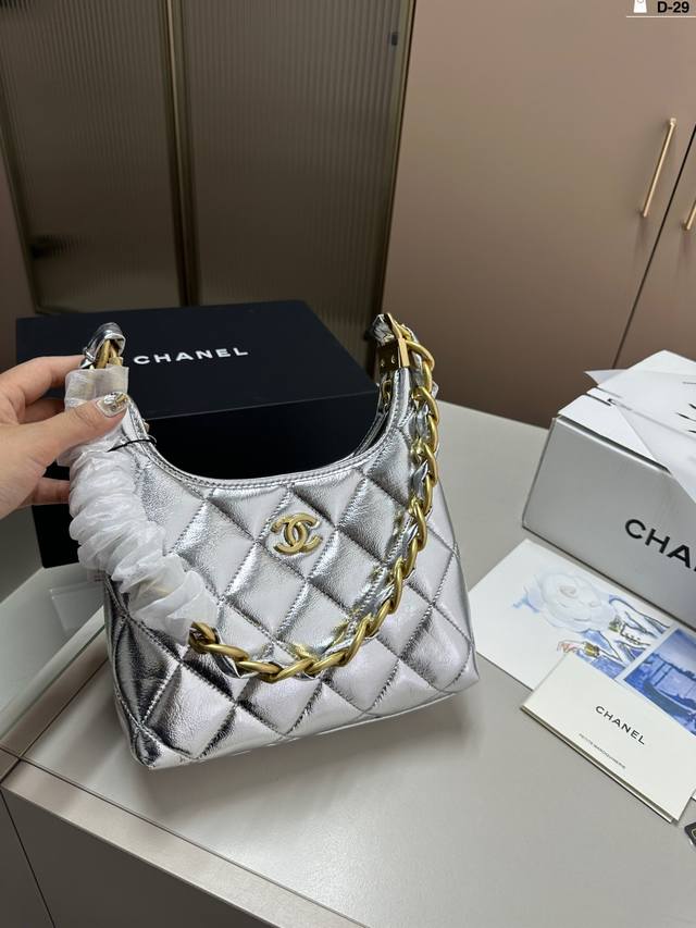 Chanel香奈儿腋下包 Chanel 24A新款hobo 慵懒随性又好背 D-2D-220.9.15折叠盒飞机盒