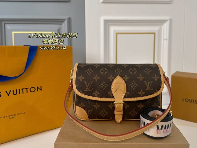 钢针扣 折叠盒飞机盒 Size:25×14 Lv路易威登diane复古法棍包 搭配两条肩带,腋下斜挎、 皮带扣设计复古经典,超级实用~ 简约的包型,可盐可甜,慵 钢针扣 折叠盒飞机盒 Size:25×14 Lv路易威登diane复古法棍包 搭配两条肩带,腋下斜挎、 皮带扣设计复古经典,超级实用~ 简约的包型,可盐可甜,慵
