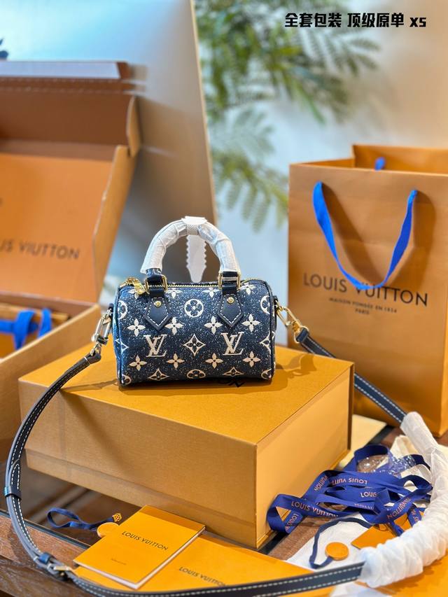 顶级原单 Lv Speedy Nano好价出啦~ Lv Speedy Nano限量款丹宁 渐变牛仔布斜挎包手提包 尺寸: 16.5X11 Cm全新 溢价款可盐可 顶级原单 Lv Speedy Nano好价出啦~ Lv Speedy Nano限量款丹宁 渐变牛仔布斜挎包手提包 尺寸: 16.5X11 Cm全新 溢价款可盐可