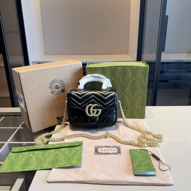 牛皮系列 顶级货牛皮系列～Gucci Marmont波浪方新款手柄链条包原版头层牛皮！各大明星追捧的爆款～采用最好的五金配件！经典logo！顶级做工！堪比专柜品