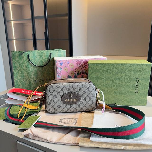 牛皮系列 顶级货全套包装飞机盒折叠盒礼品袋gucci专柜爆款虎头相机包众多明星追捧的单品哦 原版牛皮面料～顶级原版五金 原版花布里衬！原单品质 出门旅游首选 超