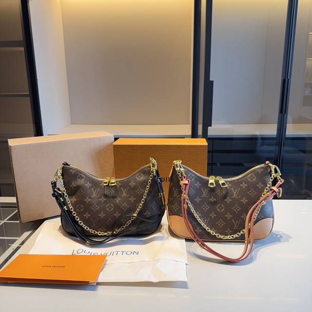 牛皮系列 升级版高端货lv专柜爆款牛角包专柜同款！众多明星追捧的单品哦 原版牛皮面料顶级18K金五金 上身效果超棒！原单品质 超高回头率！原版飞机盒原版折叠礼盒