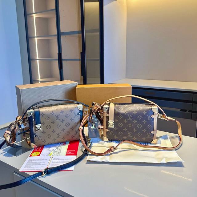 芯片版本 顶级货全套包装 动态变码芯片牛皮系列赠送原版丝巾！ 升级版全钢五金lv专柜爆款side Trunk盒子包～软箱子～可手提可肩背～非常实用众多明星追捧的