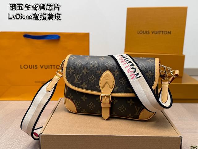 原版复刻 飞机盒 蜜蜡黄皮钢五金变频芯片 早春lvdiane 法棍手袋 定制老花面料搭配深色树膏皮 配置两条肩带 搜索 Lv 法棍 尺寸： 25 15