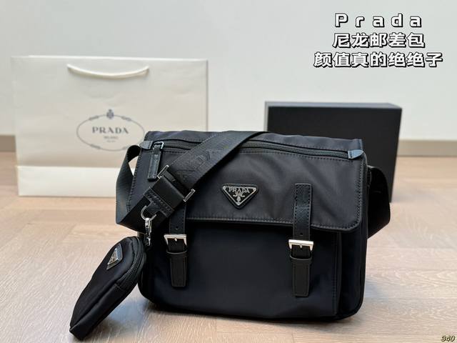 普拉达prada邮差包 在时尚中增加柔美感 颜值真的绝绝子 谁看能不心动呢 尺寸 29 22