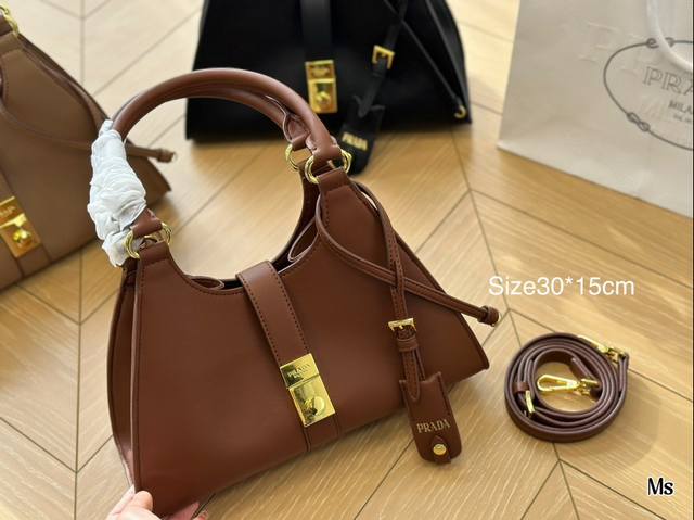 2025春夏新品女装秀款女包 可手提 可斜挎 尺寸30*15Cm