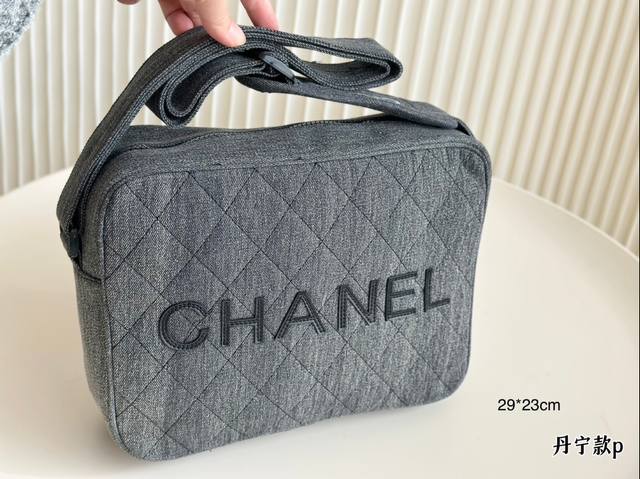 Chanel经典cf 经典不过时 丹宁质地 时装 休闲 不挑衣服 尺寸29*23厘米