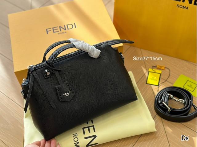 折叠盒 Fendi 芬迪 女士 By The Way系列 迷你单肩手提包 黑色系高级感十足 尺寸27*15Cm 手提斜挎