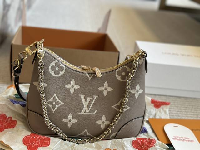 配盒 升级版 Size：29*16Cm L家 中古款牛角包 Vintage 经典单肩包 配置肩带链条 单肩斜挎都无敌好看百搭！