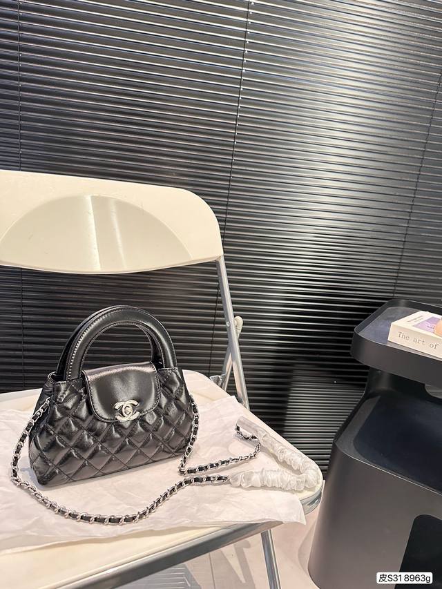 纯皮23Ss香奈儿手提包 上身太好看了，爱了爱了#Chanel23Ss # 尺寸19 12 货号8963