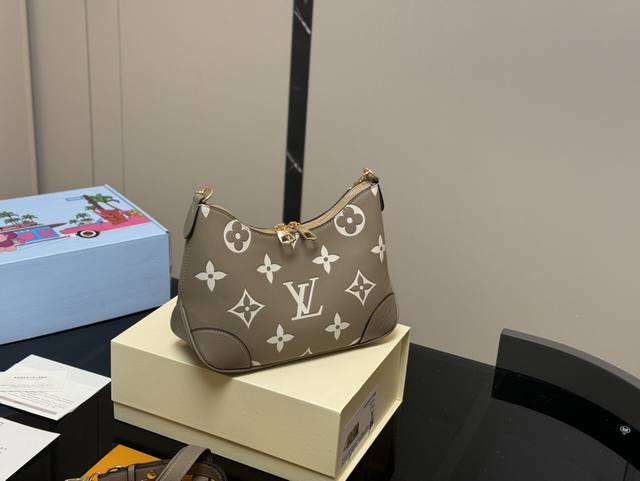 配折叠盒飞机盒 Size：29*16Cm Lv 最新款牛角包 原版五金！ 定制版直接采用小牛皮 Vintage 经典单肩包 配置肩带链条 单肩斜挎都无敌好看百搭