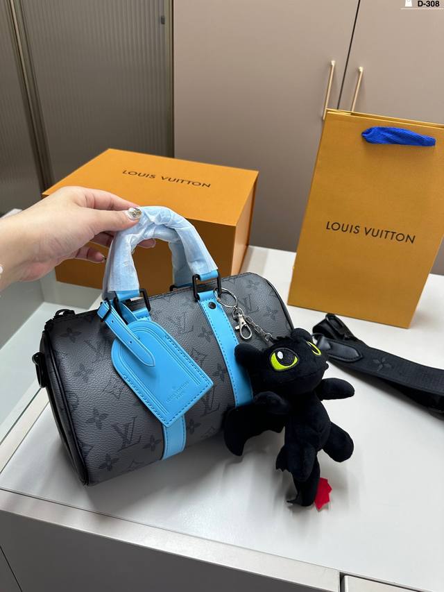 配挂件 L家 Keepall 枕头包 真的是小可爱！ 贼适合的keepall25黑武士 男盆友的战包 搜索 Lv Keepall25 D-308尺寸25.11.