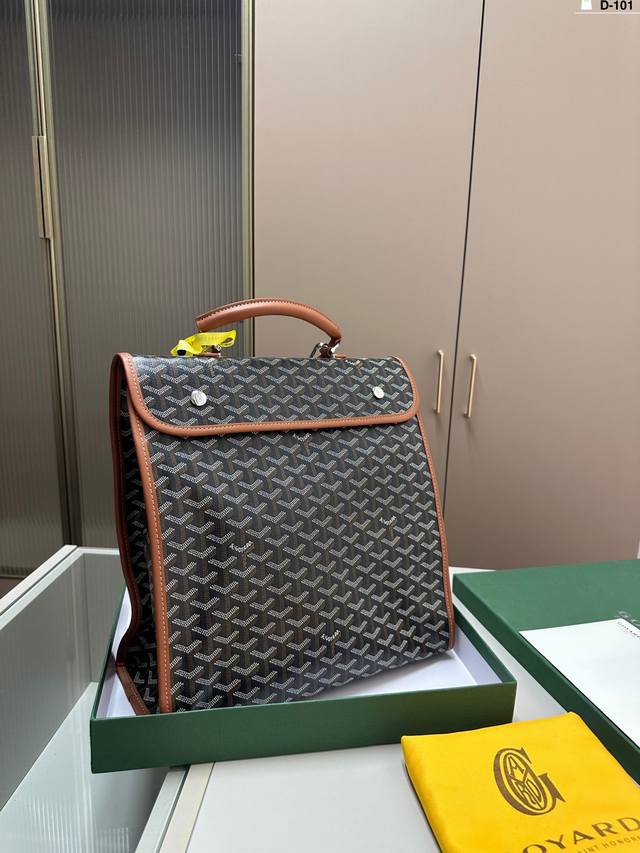 Goyar.戈雅背包出货 可手提 可双肩 男女通用哦！容量nice D-101尺寸33.16.34配盒