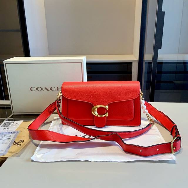 新品推荐 高端货配珍珠挂件coach蔻驰专柜经典酒神包tabby～红色系列经典永不过时的款式哦！顶级做工！面料采用牛皮材质！顶级五金！堪比专柜品质！绝对高端货原