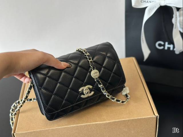 折叠盒 Size:19*10Cm 高品质woc. 羊皮品质! 小香家 发财包 折叠盒 Size:19*10Cm 高品质woc. 羊皮品质! 小香家 发财包